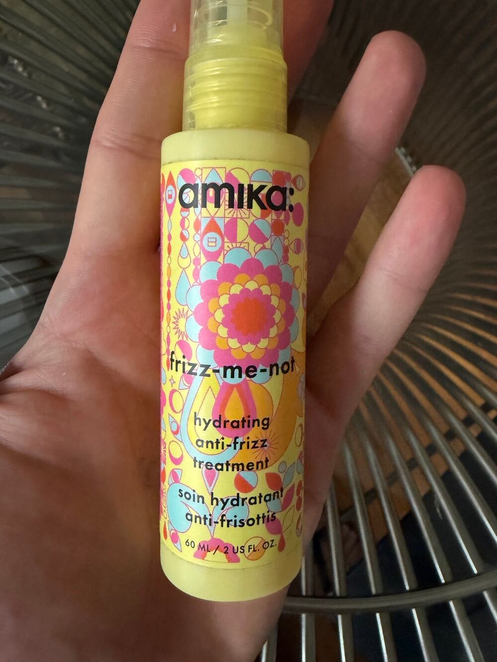 amika hydrating anti frizz spray 60ml